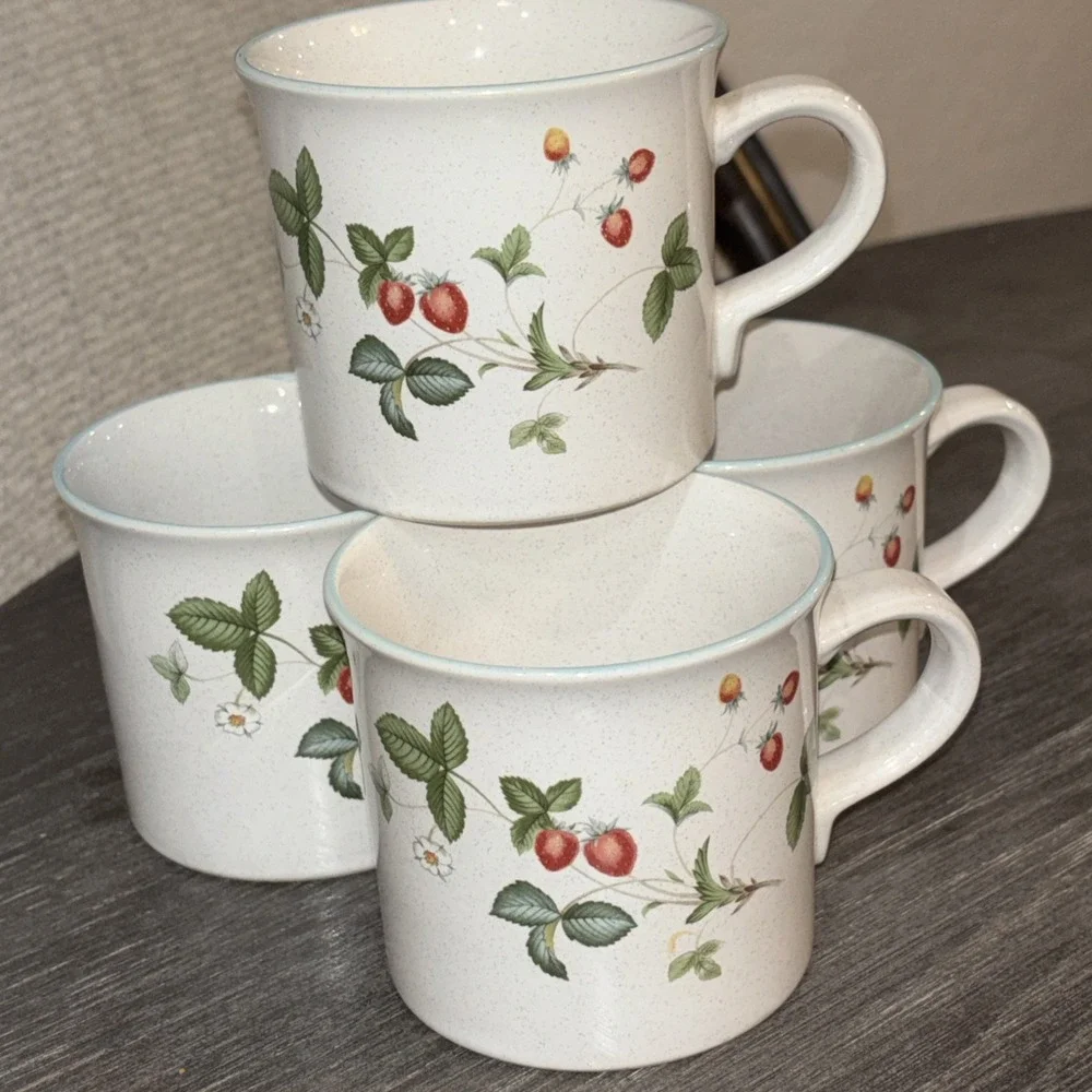 Set Of 4 - Savoir Vivre Berry Patch JJ055 Coffee Tea Mugs Cups Made In Japan